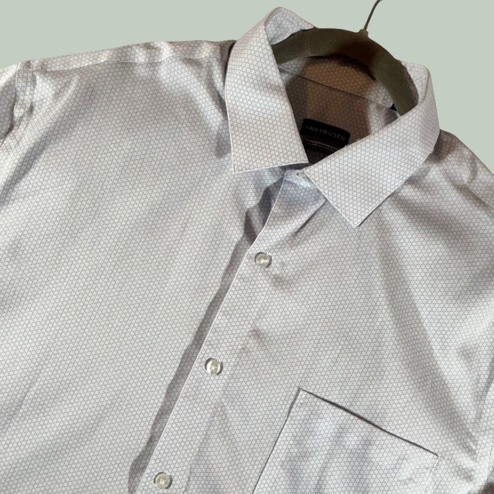 Van Heusen Mens XL Dress Shirt Ultra Wrinkle Free Stretch White Geometric Print